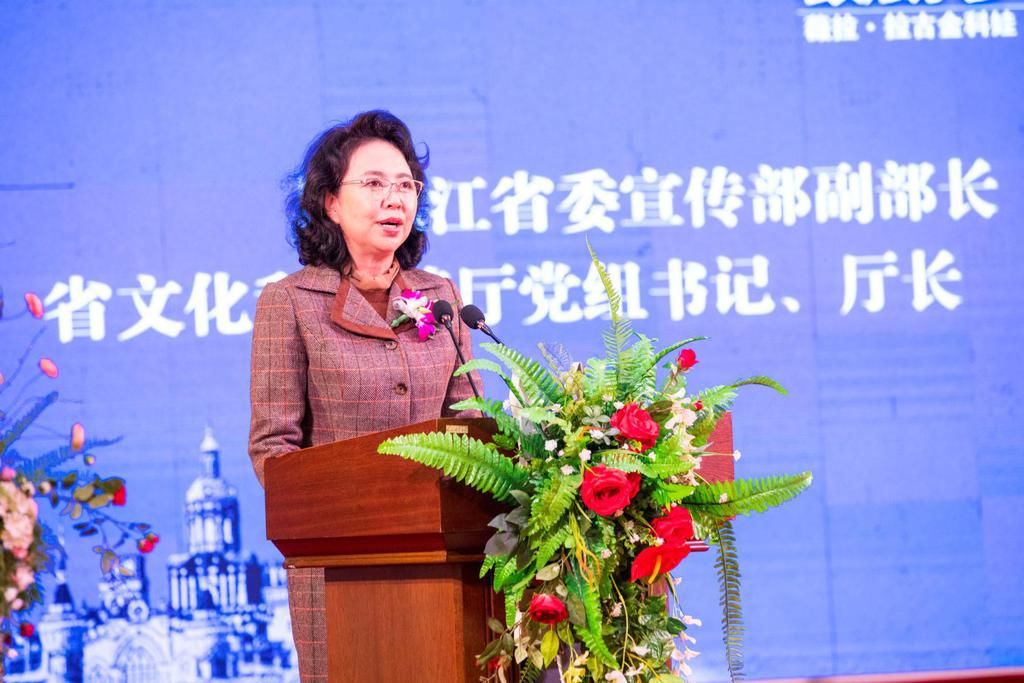 文化交流|促进中俄文化交流!薇拉·拉古金科娃油画作品线上展开幕式在伏尔加庄园举行