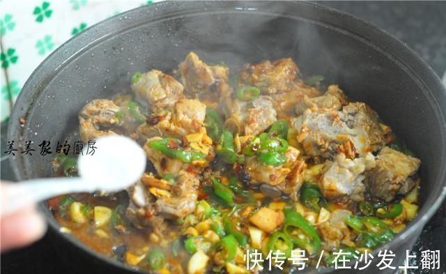 宴客菜|天热，排骨别再红烧了，教你新做法，不用一滴油，清爽不上火
