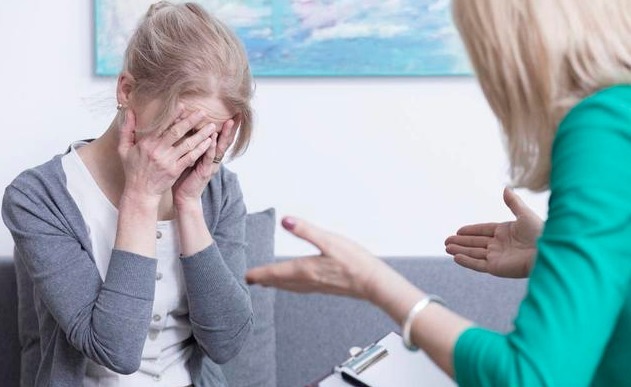 绝经年龄|45岁绝经不一定是坏事，这“两个麻烦”会离你而去，你可能想不到