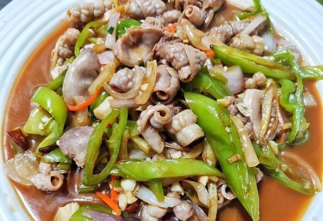 味道|朋友聚餐，5个人点了10道菜花了350元，都说太值了