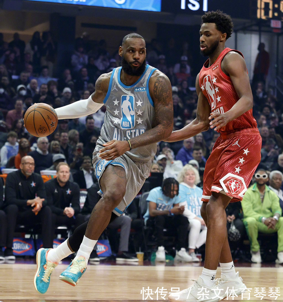 阿迪 东方力量闪耀全明星!老詹换了三双鞋,阿迪太惨,UA是最大赢家?