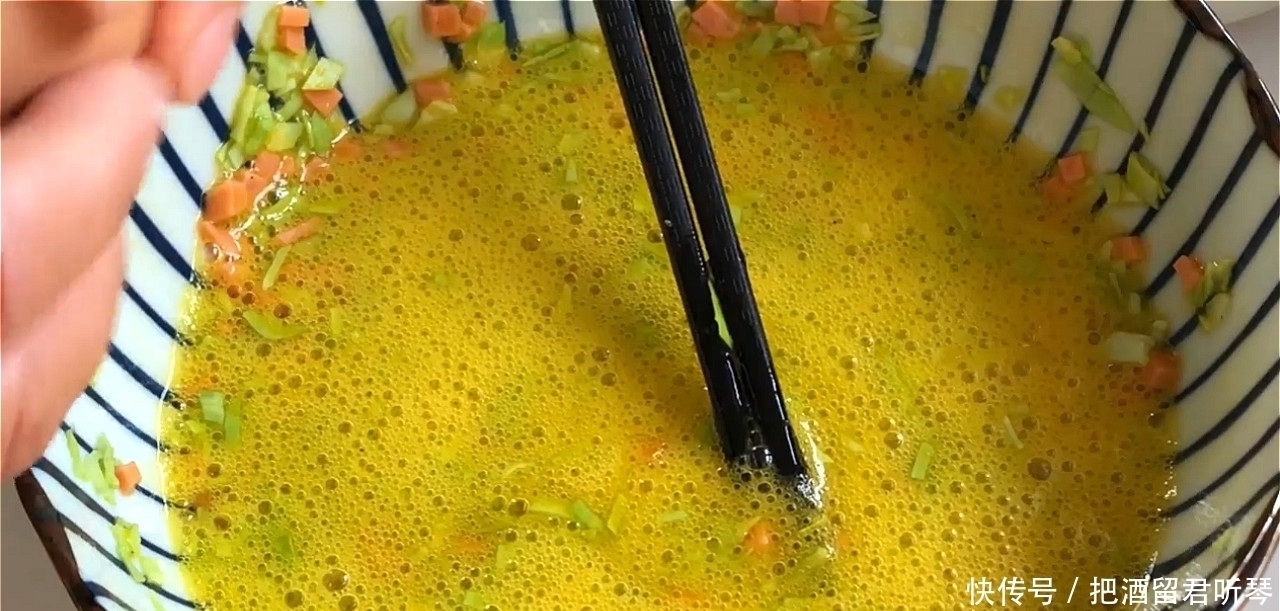 卷心菜|没有时间做早餐的看过来,不放一滴油,十分钟搞定,营养又好吃