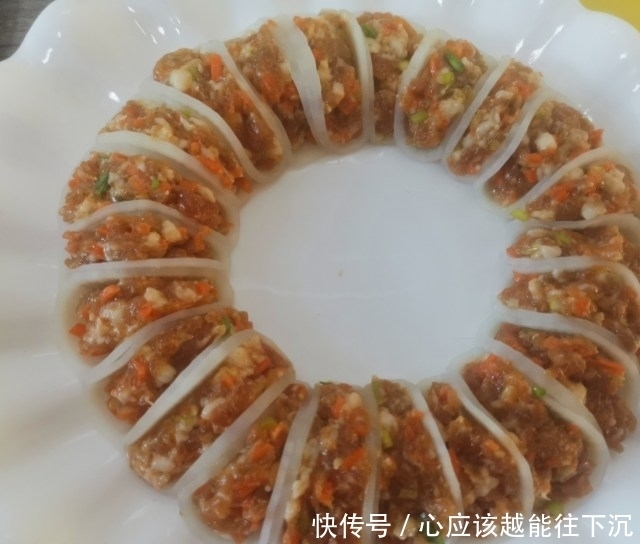 蒸蒸日上酿萝卜夹,清爽鲜香,好吃有颜值