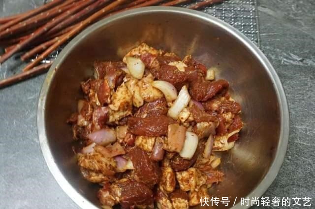  好吃|羊肉怎么腌制，烤出来才好吃大厨透露3个技巧，鲜香味美无膻味