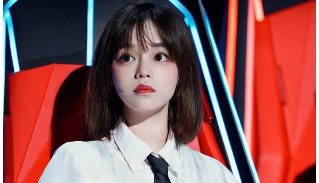 不愧曾为华晨宇的女人，张碧晨对那英圆滑的眼力劲，让我自愧不如