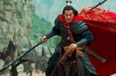吕布|吕布在干爹手下干时诸侯都怕他，为什么自己单干就没人怕他了？