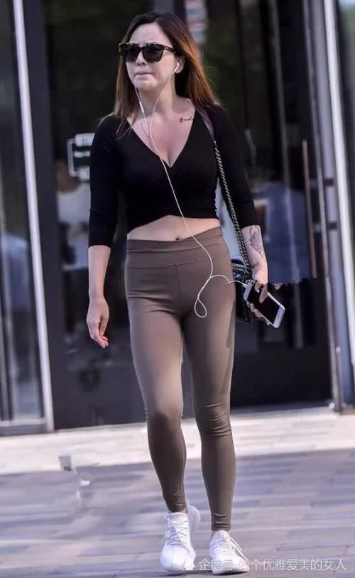 运动|天气渐暖一条美臀又瘦腿的瑜伽裤,让你的运动更加轻松舒适