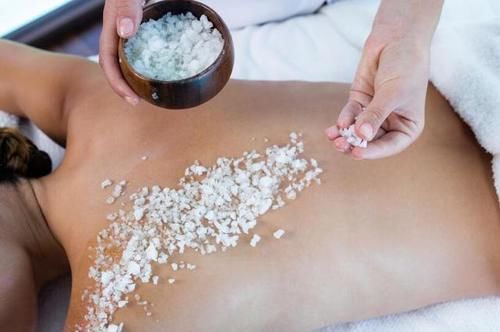 排螨|后背总能抠下一粒粒的东西？那就说明你该排螨了