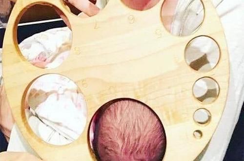 生孩子过程艰辛，要经过开宫口时期，那临产时吃什么开宫口快？