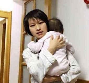 妈妈|4年前因吃奶太用力,被妈妈用剪刀划伤脸的男婴,现状惹人感慨