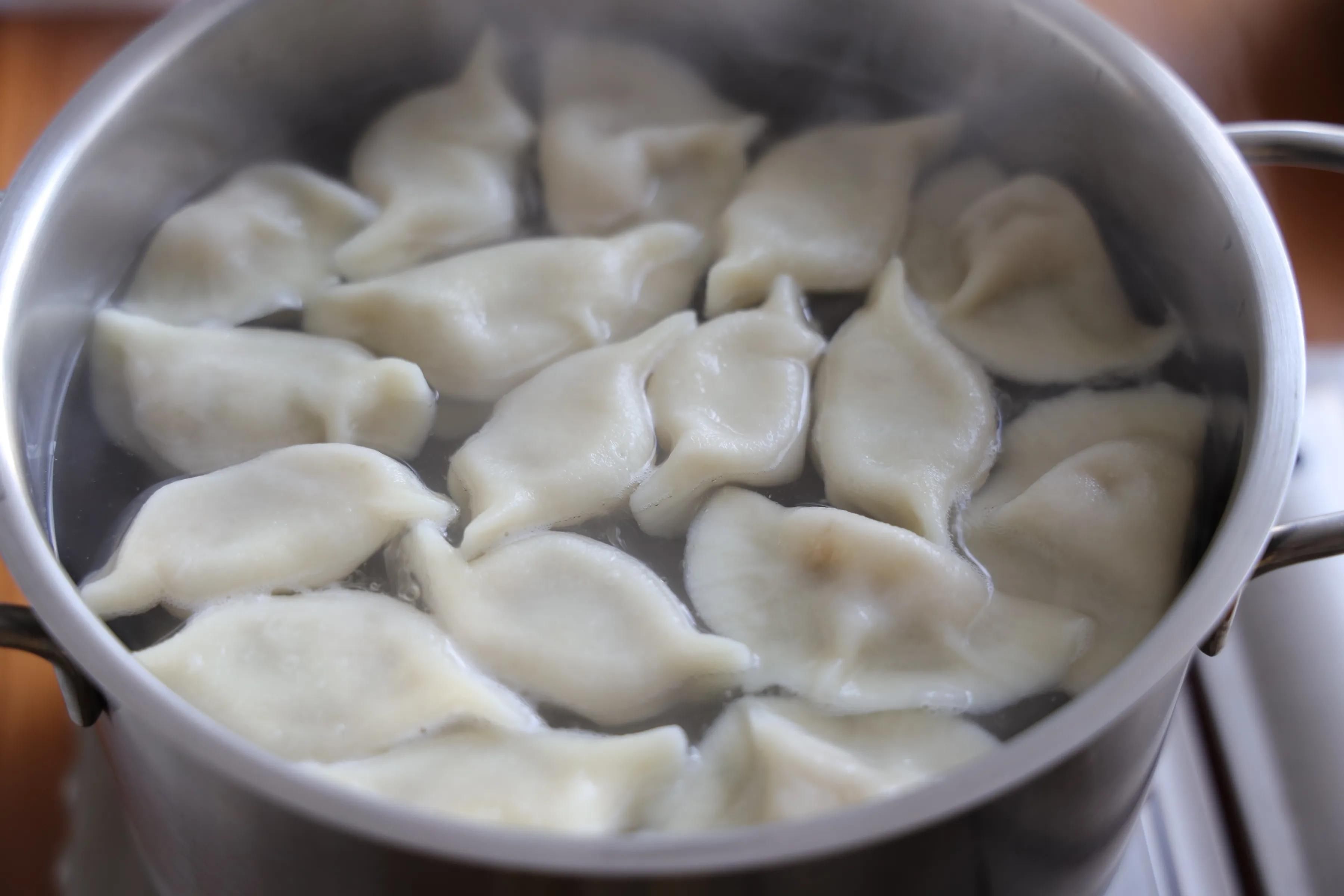 大雪将至，没有什么比一碗酸汤水饺更过瘾，酸辣爽口更开胃，超赞