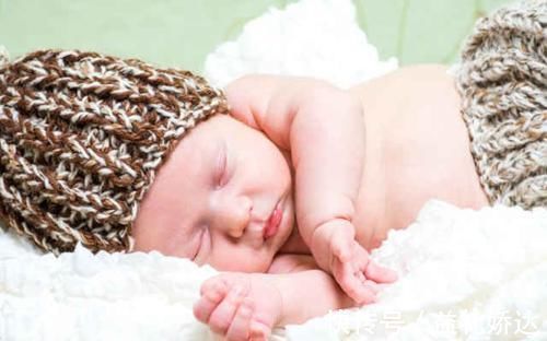 后脑勺|宝宝多大的时候需要枕头呢 挑选枕头这2个错误观念要注意