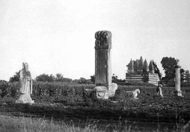 军事家|一代军事家竟干出盗墓这事,只管搬黄金,却遗留了一件24亿的宝物