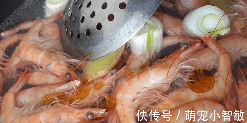 煮虾，不管是活虾还是冻虾，下锅前牢记3点，虾肉才会鲜嫩无腥味！