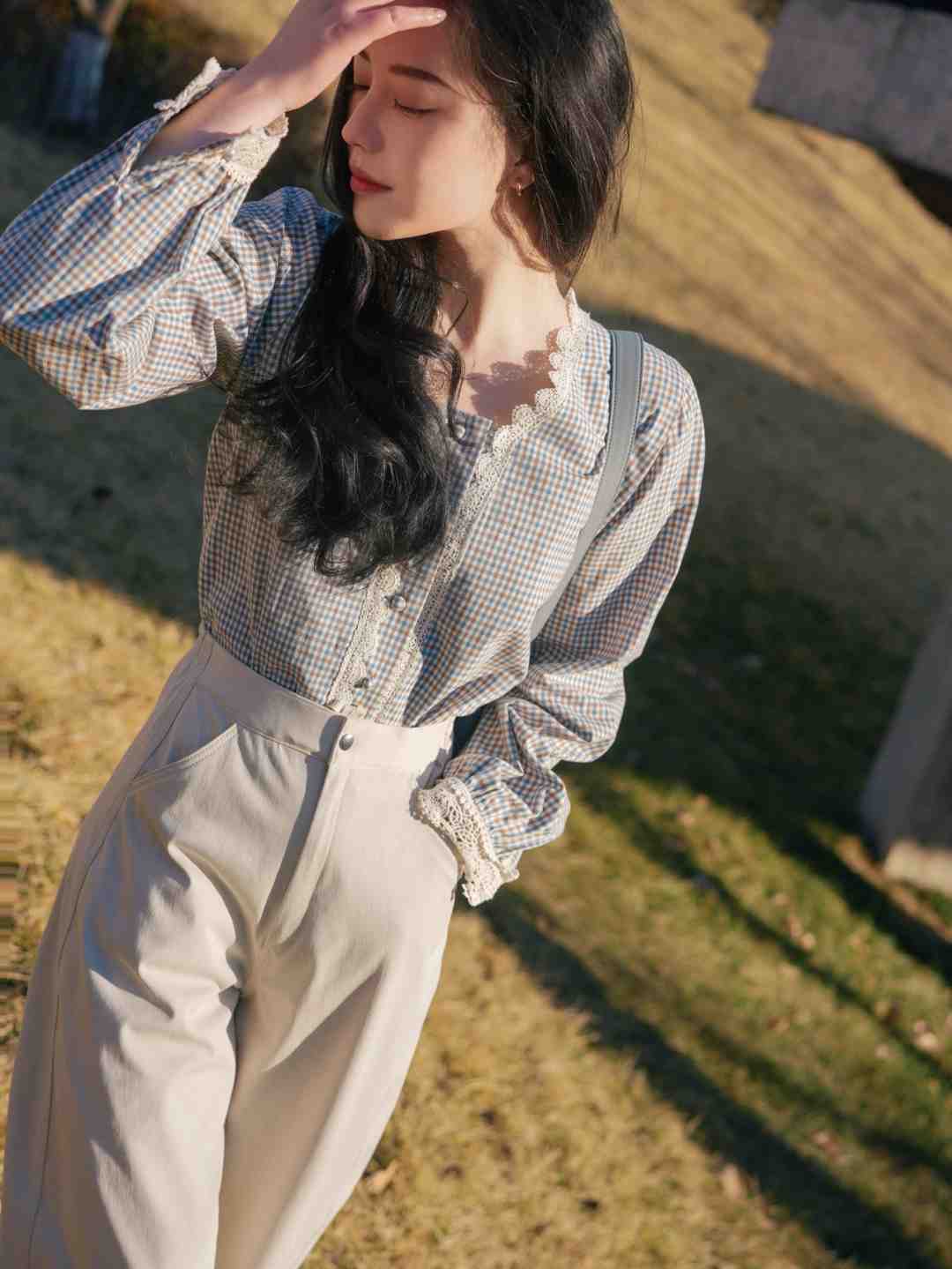 牛仔衬衫|别老穿烂大街的牛仔衬衫了,早春选择这“三款”,精致又洋气