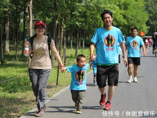 喂养|别在这个时间让孩子起床,身高损失最大,儿科医生牢记3大要素