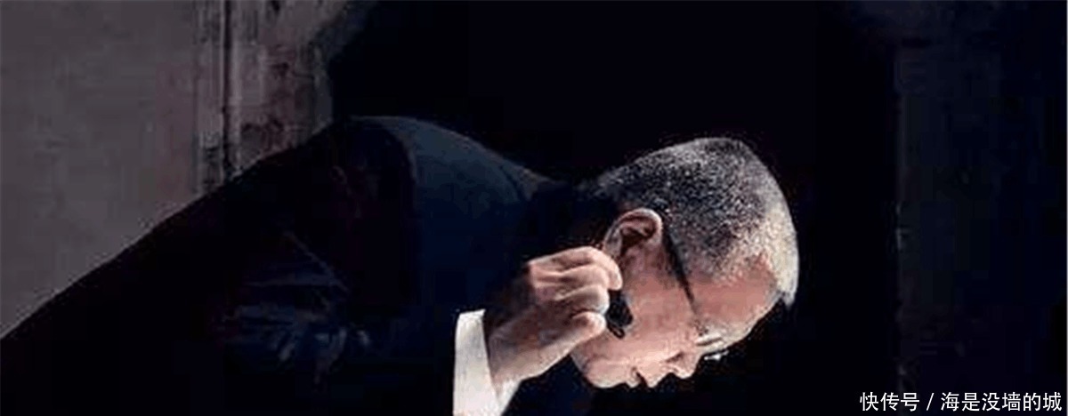 早年间马未都拿珍藏宝物供人欣赏, 众人都说是赝品, 老马呵呵一笑!