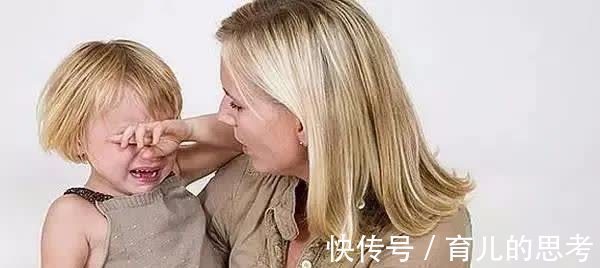 妈妈|为什么宝宝被骂哭后,还会伸手让妈妈抱?原因让人很心疼
