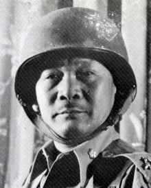 优待|此将军因得罪张发奎而被陷害,老蒋把他枪毙后很愧疚,只好优待他家人