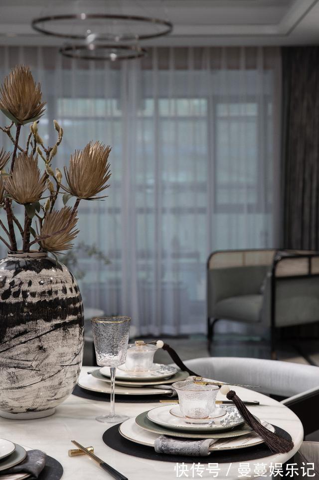 空间|这对夫妻晒出146㎡之家，一点都不豪华的“中式”，却被深深迷住