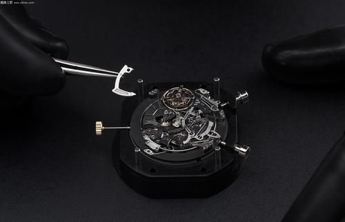 雅典BLAST又出新品 单问报时让人耳目一新