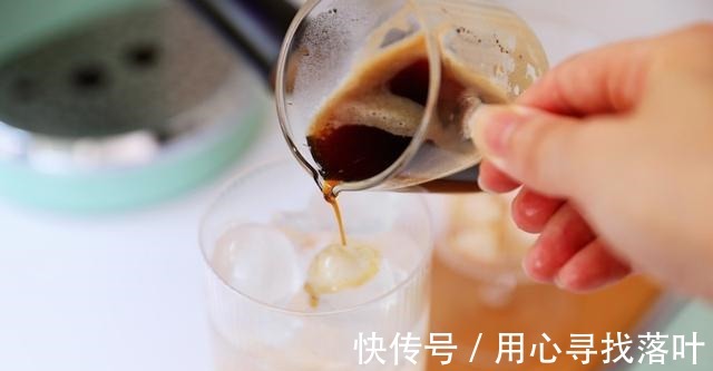 水蜜桃|甜甜的蜜桃搭配冰咖啡,美味可口,颜值高制作还简单!
