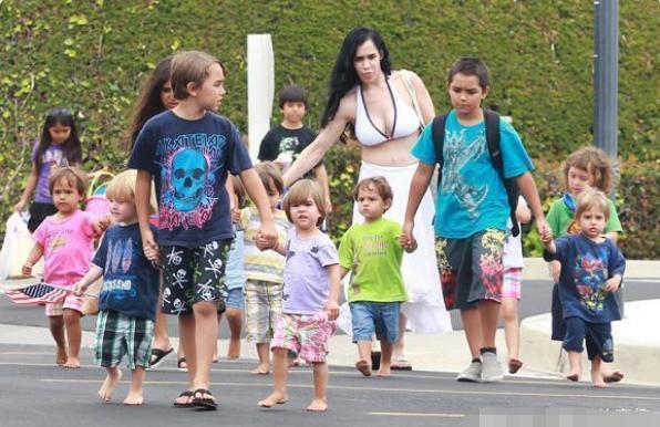 产子|宝妈生娃上瘾,10年里生下14个孩子,如今成为大众口中的“异类”