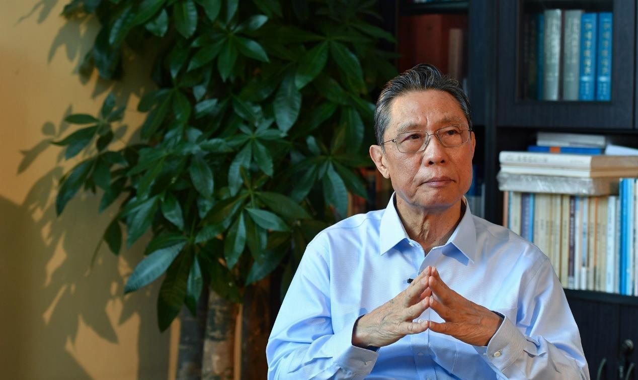 一生|钟南山和小孙子的一席对话,最后一句仅10个字,却能启迪孙子一生