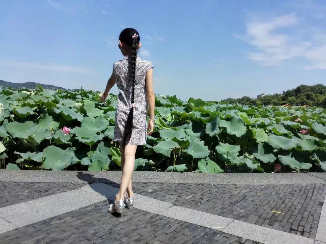 跑步|为了拼这场比赛,这位初三姑娘刚刚剪下了1.5米的长发