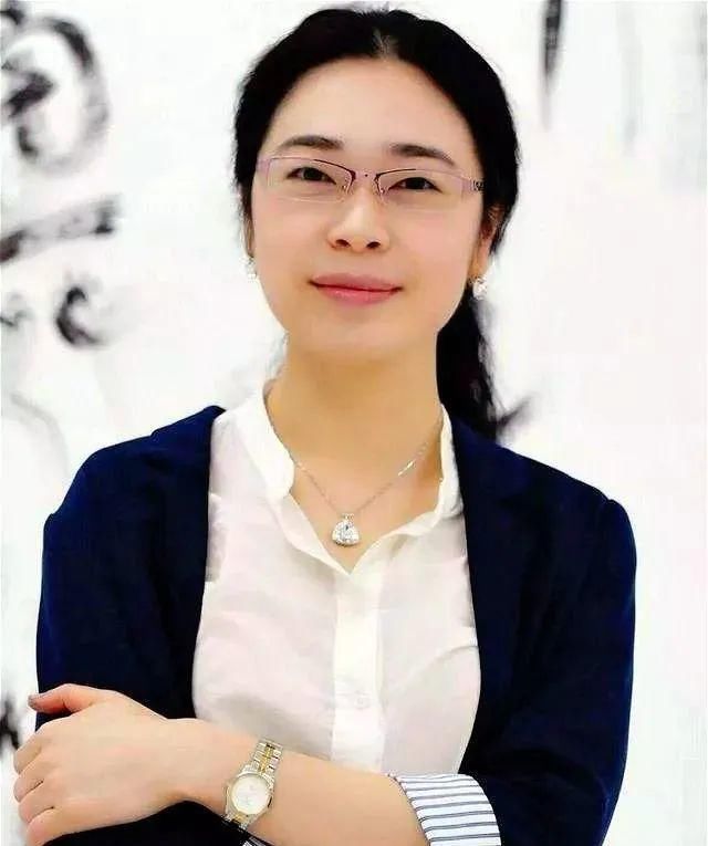 博士|三个80后美女博士写书法,气场都很大,是人漂亮还是书法漂亮?