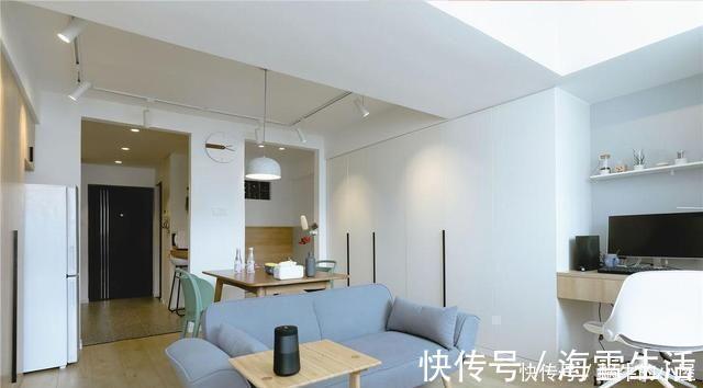 电视|沙发做隔断，电视装落地窗上，30㎡小家照样功能齐全，简约精致！