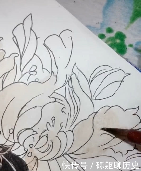 受追捧#美术生水彩戏风女子,线条柔美受追捧,网友:宛如仙女下凡