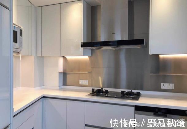接缝|装修时,最机智的决定就是没听“专业人士”的建议,才拯救小厨房