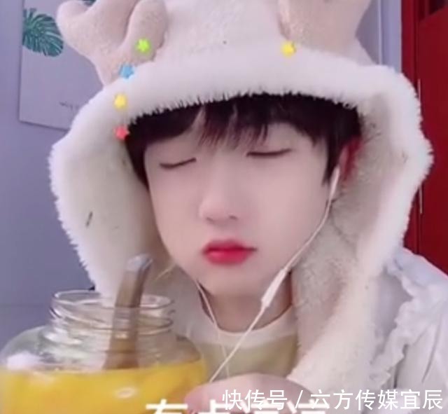 风小逸|“吃个桃桃”改名“小逸哥哥”,穿迷彩服显阳刚,网友劝其出道