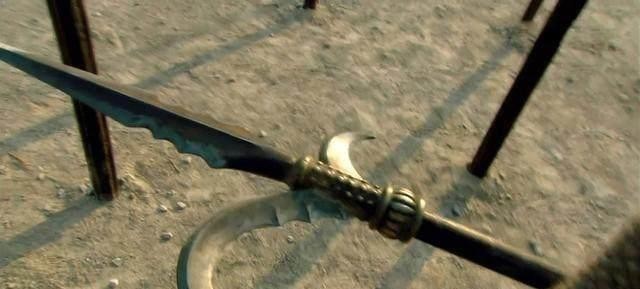 钩镰枪|梁山第1个惨死的正将,七窍流血而亡,使用的这把兵器是当时一绝