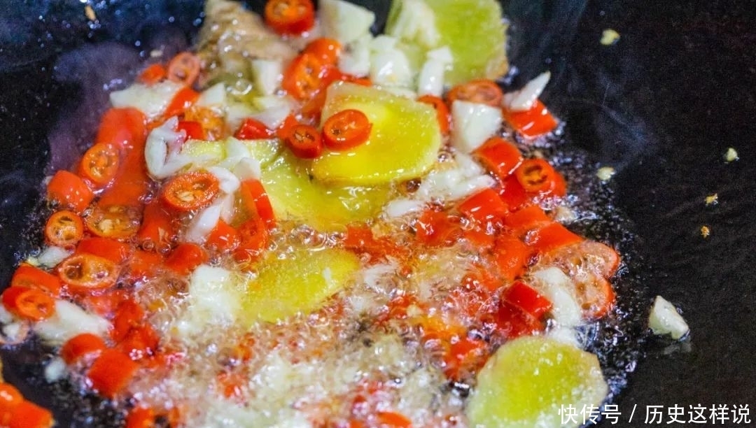 这两个最麻烦的食材,炒在一起真是绝配