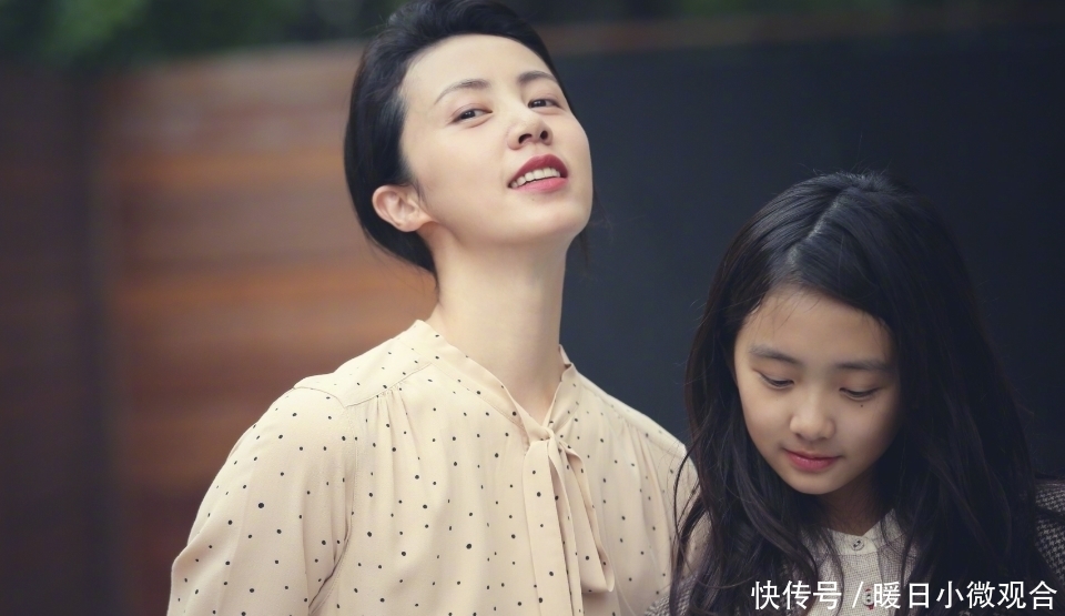 妈妈去当伴娘,让女儿叫自己“姐姐”,老公:你想给她换个爸?