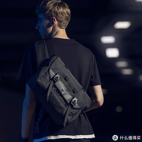 绿色系|穷鬼收藏的8个邮差包品牌，有钱的大佬买了它们就等于是我买了