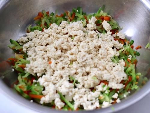 蔬菜丸子这样做，比肉丸子还好吃，外酥里嫩真过瘾