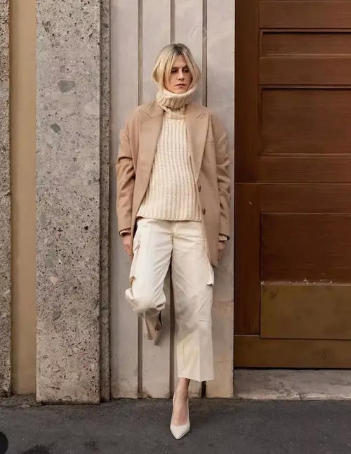 进入50岁的女人，少穿紧身裤，多选这几款下装，实用百搭