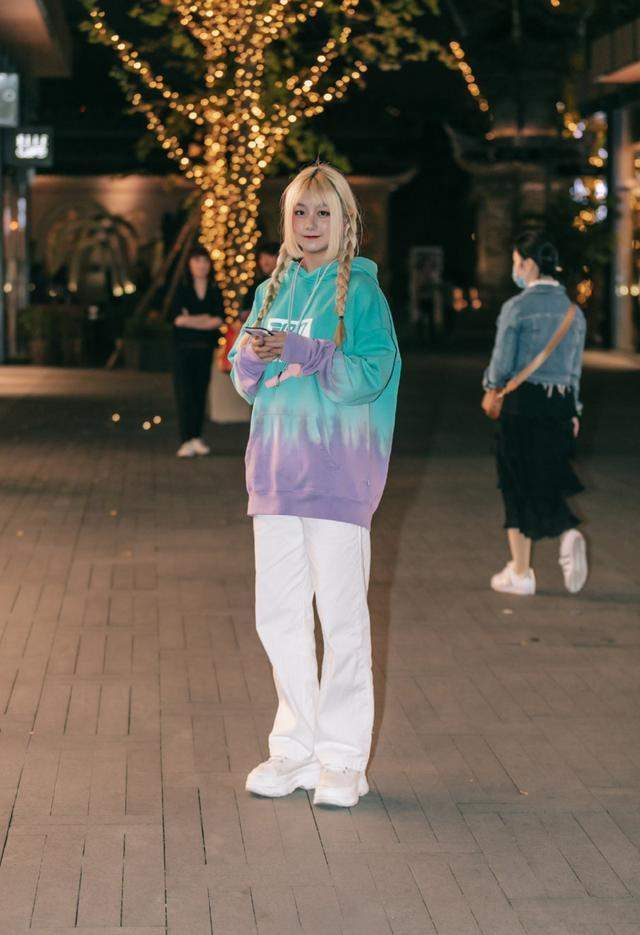 时尚其实非常简单,用对了撞色搭配,再也不用担心不够时髦