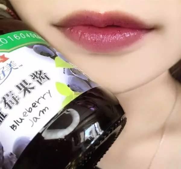 番茄酱|天啦这个妹子腻害了，用食物来化妆！效果竟然。。