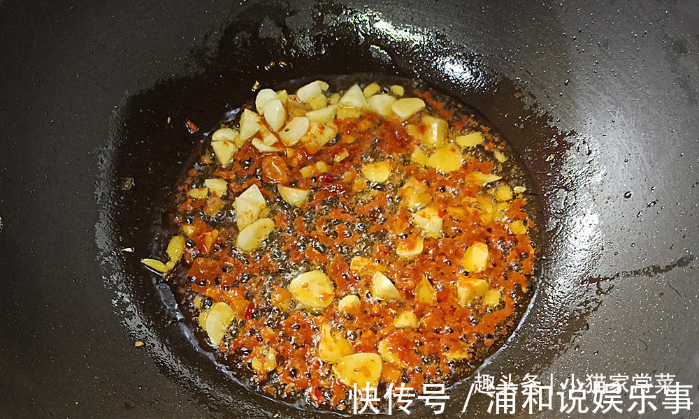 孜然面|教你“香辣鱿鱼”的做法，成菜香辣滑嫩，制作简单，看一遍就会