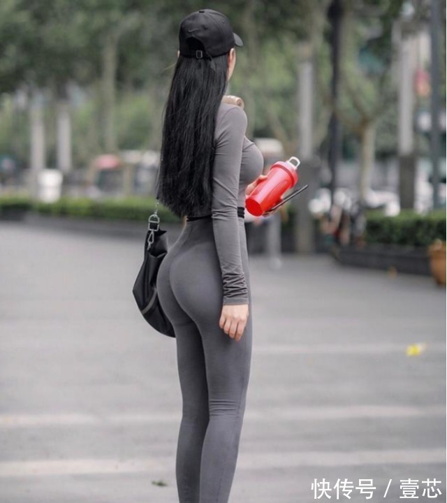 美女|成都街头美女,“沙漏”身材惹人爱,网友:比明星还要美?