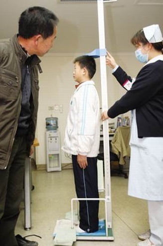 黄金期|男孩长高有2个“黄金期”,骨骼线闭合前都有机会,别放弃太早