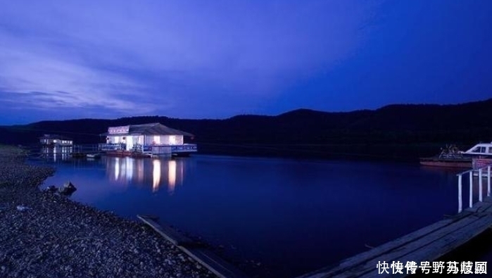 中年|黑白颠倒的怪村, 白天街上无一人, 晚上才出家门, 知道是哪里吗