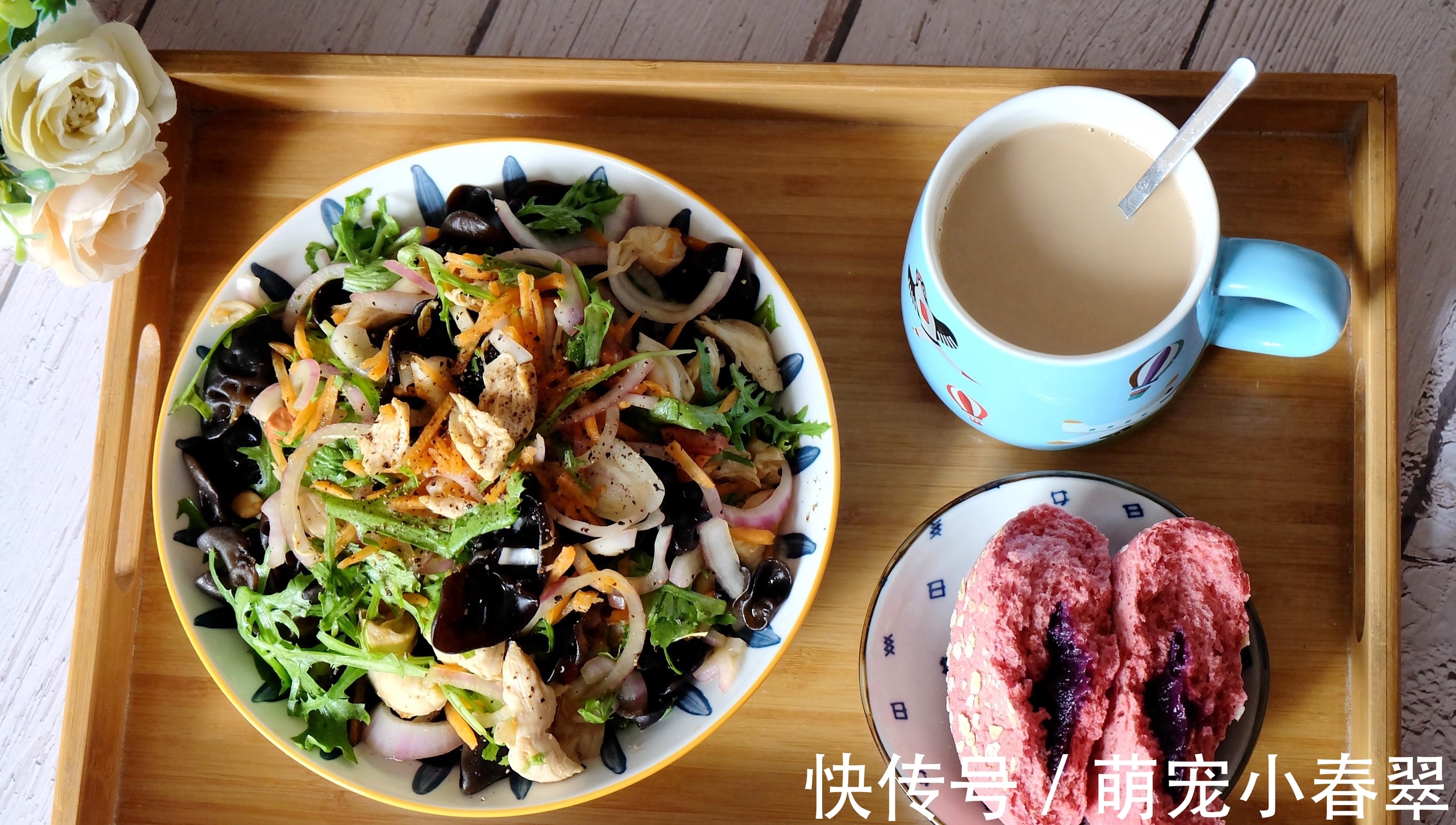 夏天最爱轻食减脂餐,鸡胸肉沙拉做法简单营养丰富,越吃越喜欢