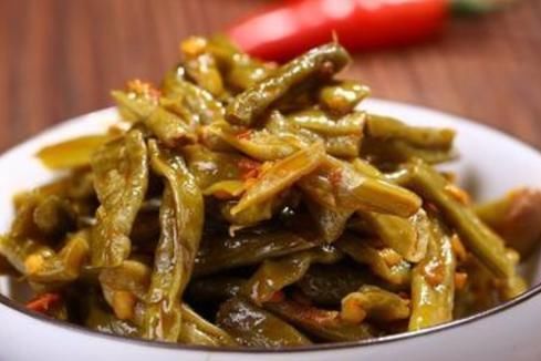 血糖偏高|血糖偏高不能吃西红柿?医生提醒:若想稳定血糖,尽量少吃2物