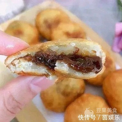 油炸糕(糖糕)的做法,外边金黄,软糯无比