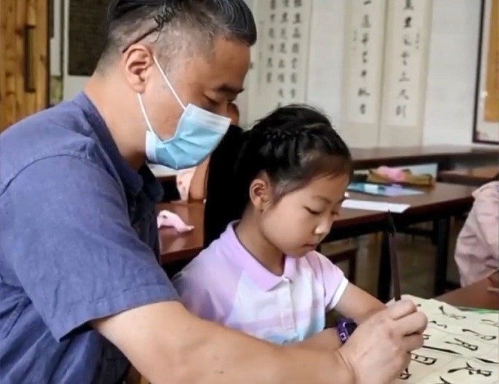 江凌仪|字如其人!9岁女孩练字3年写出印刷体,字比父母写得好